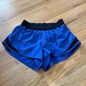 Lululemon Hotty Hot short 2.5”